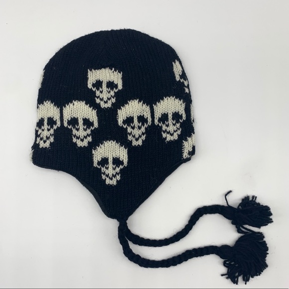 Skull Beanie - Picture 2 of 8